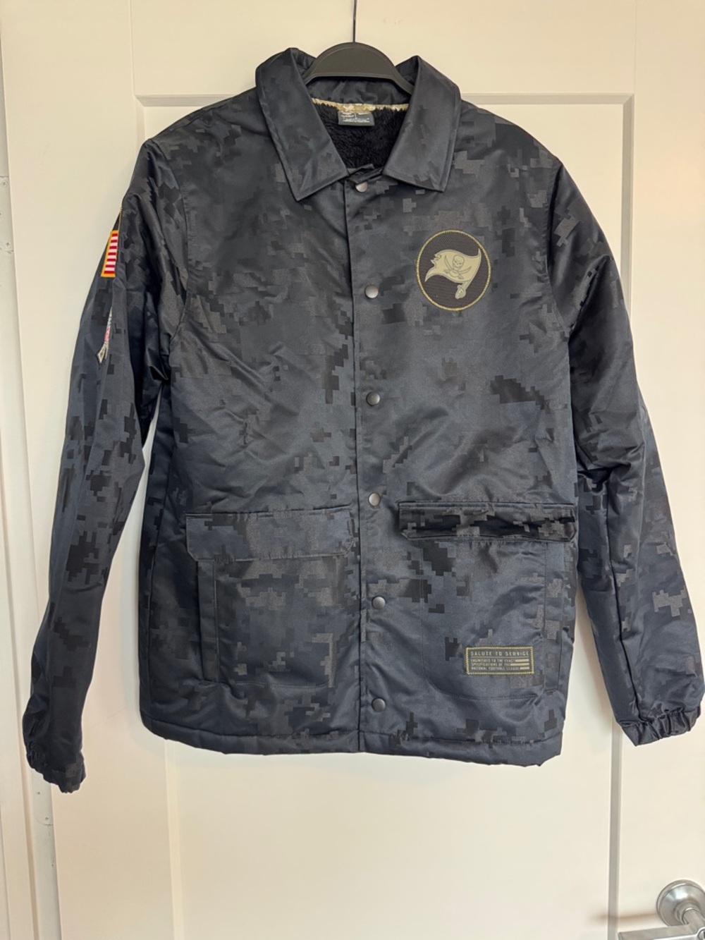 NFL TB Buccaneers Nike On Field Coaches Black Camo Salute To Service Jacket - M